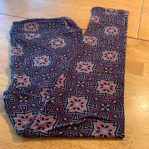LuLaRoe Leggings Tall & Curvy Never Worn No Tags